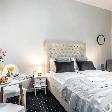 Serenity - Old Town By Friendly 4* Poznań