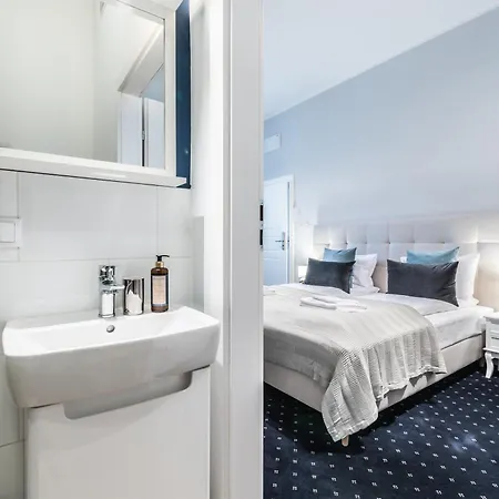 Апарт-отель Serenity - Old Town By Friendly Познань