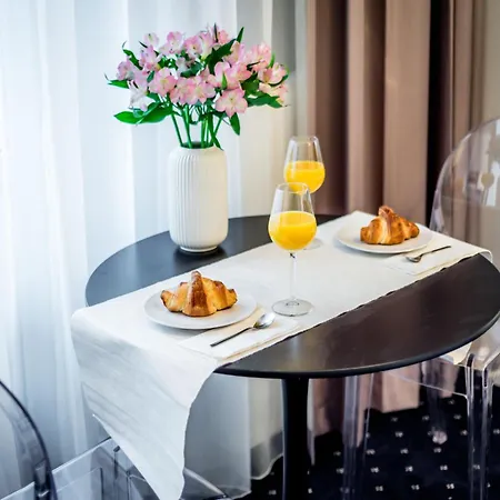 Serenity - Old Town By Friendly 4* Poznań